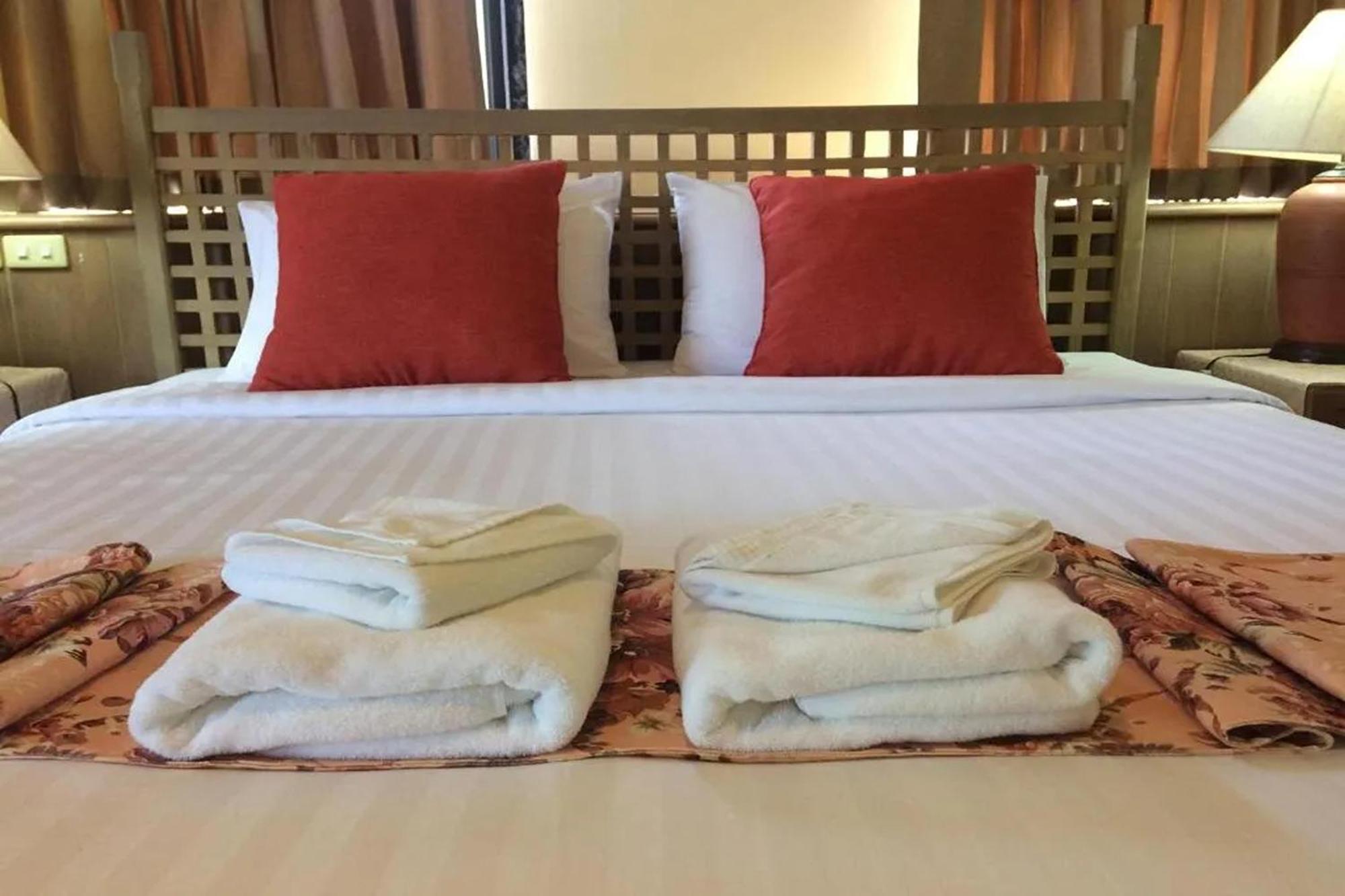 Pin Hotel Lampang Exterior foto